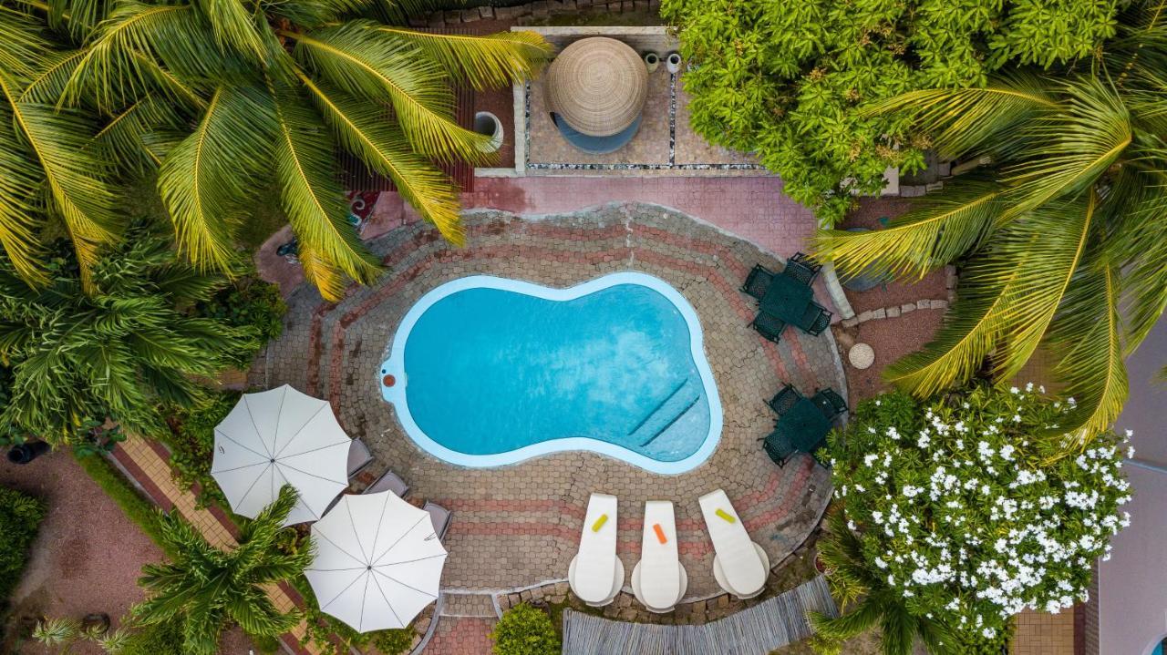 Casa De Leela Self Catering Guest House لا ديج المظهر الخارجي الصورة