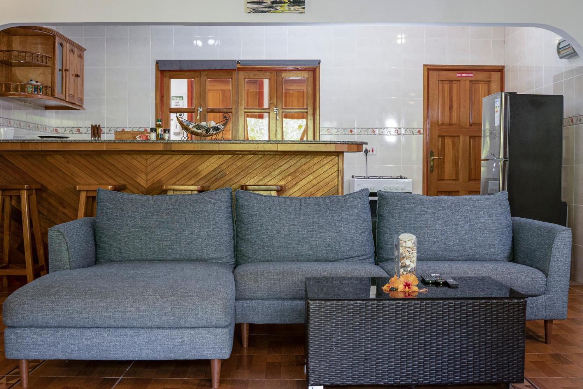 Casa De Leela Self Catering Guest House لا ديج المظهر الخارجي الصورة