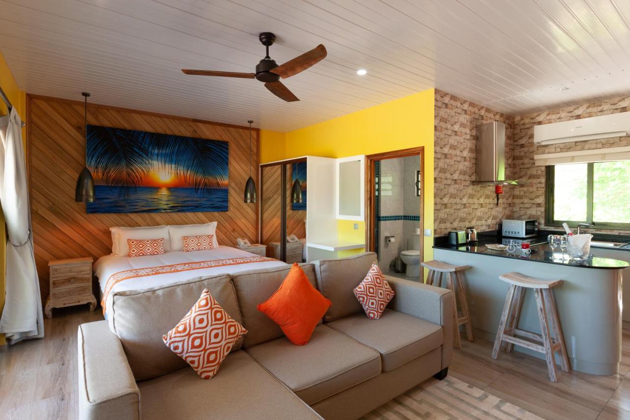 Casa De Leela Self Catering Guest House لا ديج المظهر الخارجي الصورة