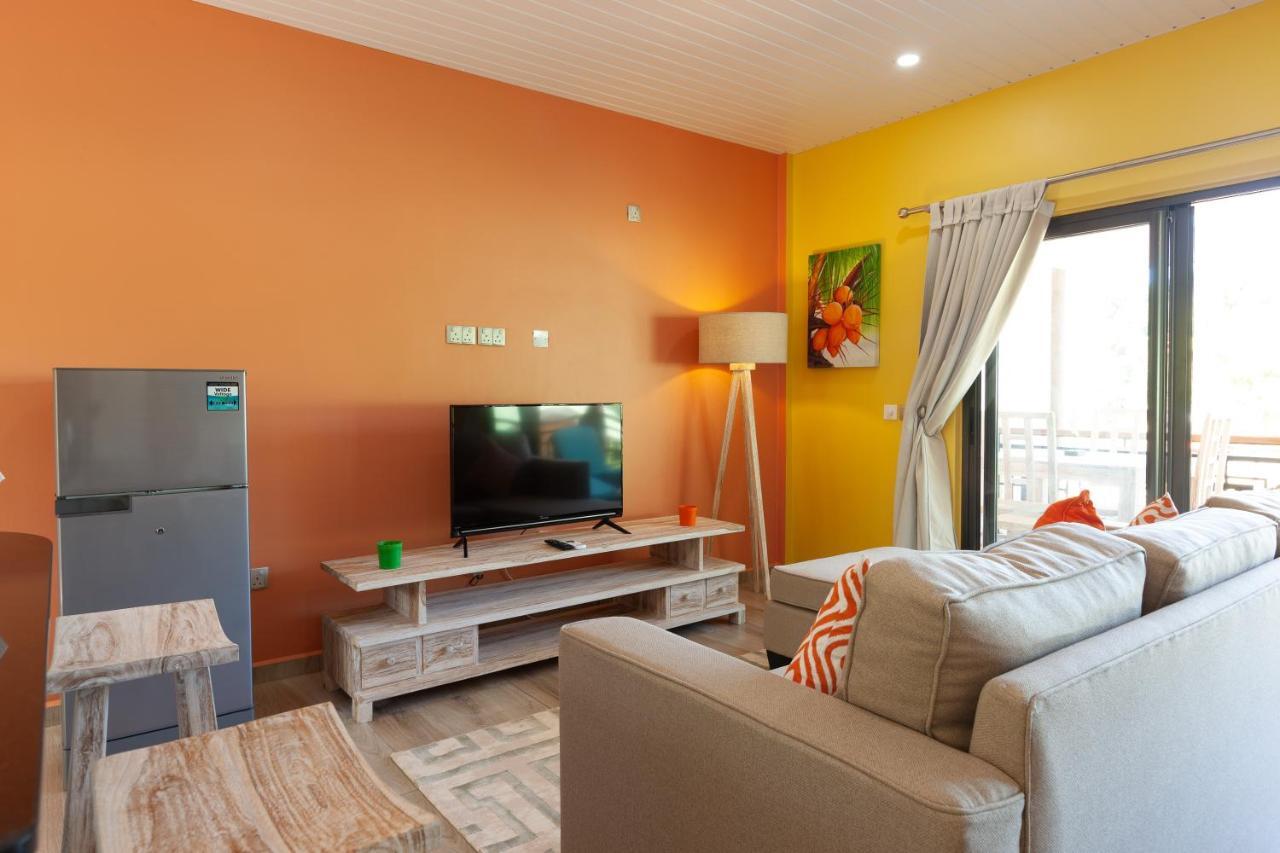 Casa De Leela Self Catering Guest House لا ديج المظهر الخارجي الصورة